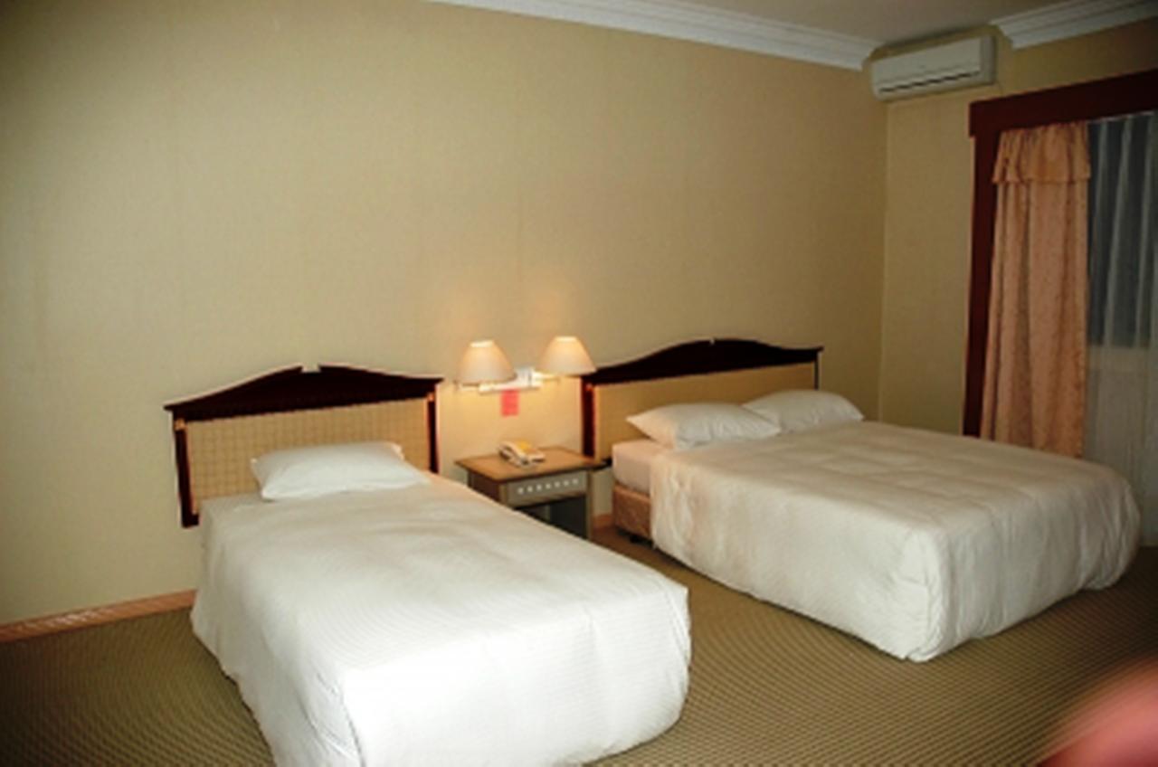 Kampong Ateamu Hotel Felda Residence Sahabat חדר תמונה