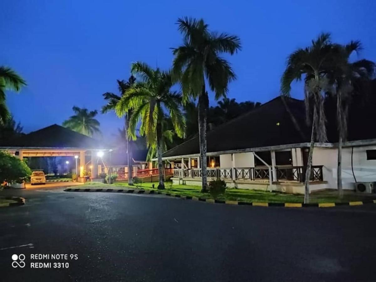 Kampong Ateamu Hotel Felda Residence Sahabat מראה חיצוני תמונה
