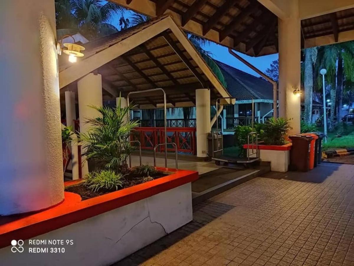 Kampong Ateamu Hotel Felda Residence Sahabat מראה חיצוני תמונה